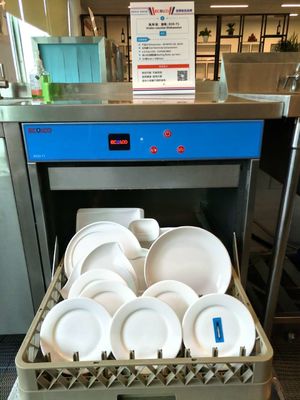Porcellana Erogatore commerciale della lavastoviglie di Undercounter del piccolo ristorante dentro acciaio inossidabile fornitore